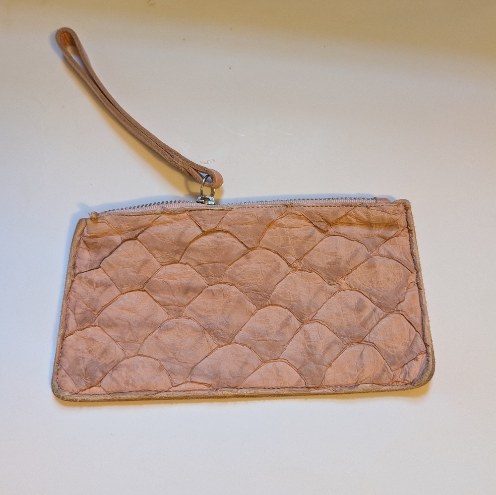 Piper & Skye Pirarucu wristlet in VGUC